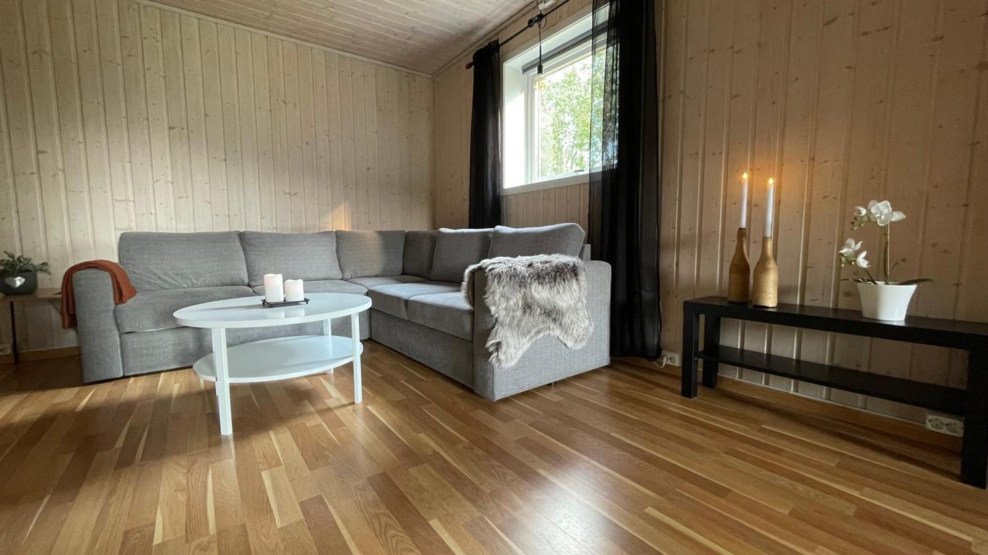 Sentral Og Romslig Leilighet Naert Senja 핀스네스 외부 사진